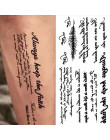 Modne zmywalne tatuaże tymczasowe damskie męskie wodoodporne naklejki na ciało czarno białe eleganckie wzory napisy