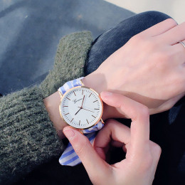 Marka Trend wstążka tkaniny pasek kobiety mody 2017 kreatywny zegarek kobiet przypadkowi zegarki damskie sukienka zegarek kwarco
