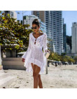 Modne białe pareo damskie w stylu boho letnia sukienka plażowa z długim szerokim rękawem asymetryczny dół prześwitująca