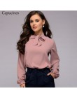 Elegancka koszula klasyczna luźna przewiewna z ozdobną kokardą fioletowa różowa ozdobna