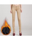 Skinny kobiet ciepłe dżinsy dla kobiety Plus rozmiar cukierki kolor grube aksamitne ciepłe zimowe dżinsy kobiet Jeansy ze strecz