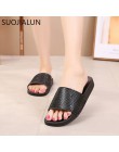 Rhinestone kobiety kapcie klapki japonki letnie kobiety kryształ diament Bling plaża slajdy sandały buty w stylu casual Slip On 