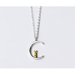 100% prawdziwe. 925 Sterling Silver grzywny biżuteria złoty króliczek królik siedzi na półksiężyc naszyjnik wisiorek GTLX1517