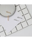 Biżuteria damska w listki klasyczne srebrne złote kolczyki nausznica eleganckie ponadczasowe delikatne minimalistyczne modne