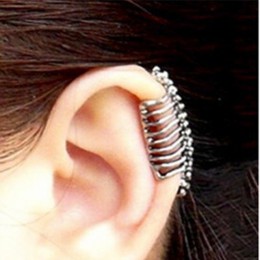 Bohomia w stylu Vintage Punk czaszka kręgosłupa kolczyki dla kobiet klipsy na uszy bez dziurek kości kolczyki Ear Cuff modny kla